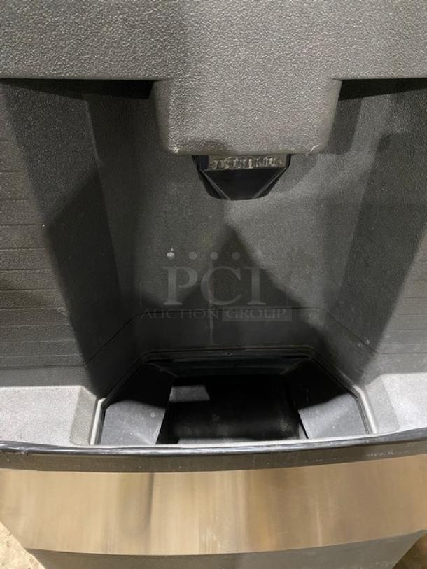Manitowoc Q Series Commercial Stainless Steel Ice Dispenser Bin! With Push Type Dispenser! Model: QPA310 SN: 991163796! 120V 1 Phase! On Legs! - Image 5 of 10
