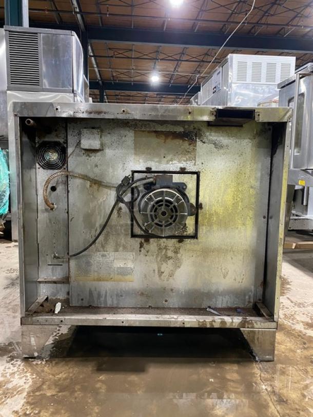 Garland Master 200 Series Commercial Stainless Steel Natural Gas Powered Single Stacked Convection Oven! With Wire Oven Racks! On Legs! - Image 3 of 11