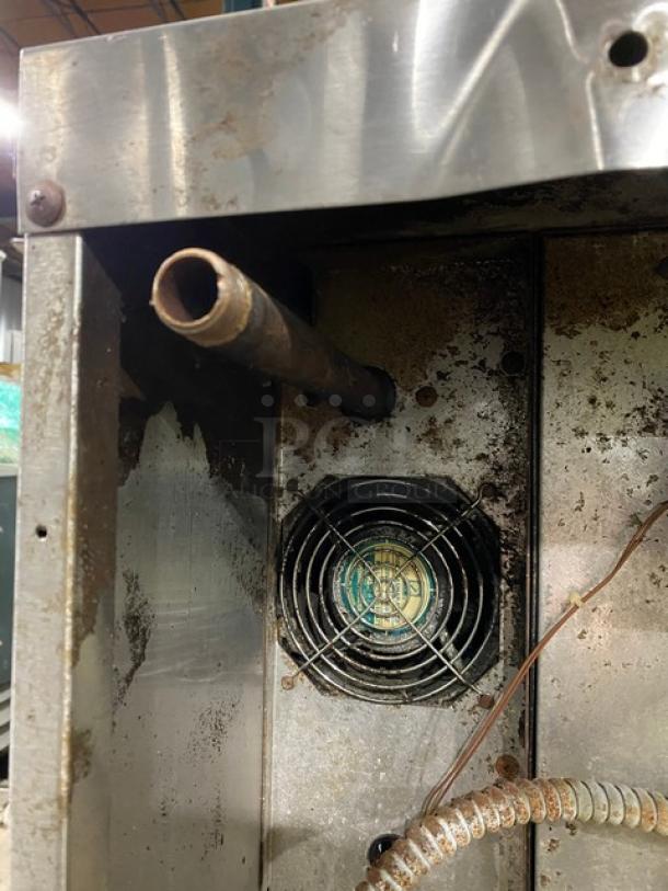 Garland Master 200 Series Commercial Stainless Steel Natural Gas Powered Single Stacked Convection Oven! With Wire Oven Racks! On Legs! - Image 9 of 11