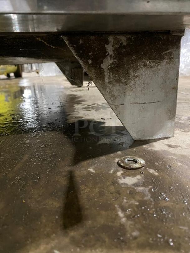 Garland Master 200 Series Commercial Stainless Steel Natural Gas Powered Single Stacked Convection Oven! With Wire Oven Racks! On Legs! - Image 11 of 11