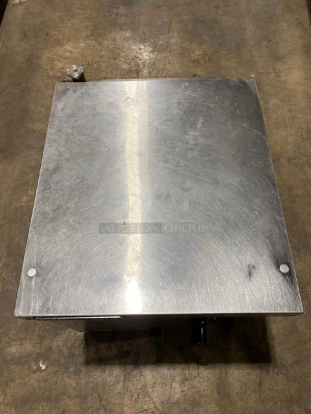 Southbend Strato Steam Series Commercial Stainless Steel Electric Powered Countertop Steamer! With Wire Rack! Model: STRE-5D SN: 11C22568! 208V 3 Phase! - Image 10 of 10