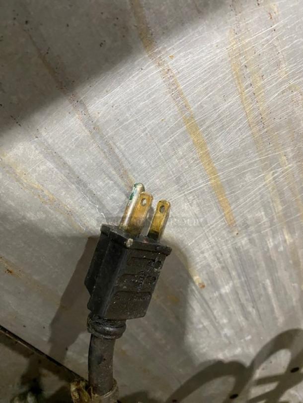 Bakers Pride Master 200 Series Commercial Stainless Steel Natural Gas Powered Single Stack Convection Oven! With Wire Oven Racks! - Image 7 of 10