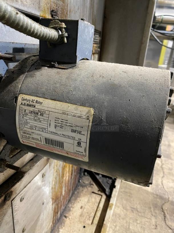 Bakers Pride Master 200 Series Commercial Stainless Steel Natural Gas Powered Single Stack Convection Oven! With Wire Oven Racks! - Image 9 of 10