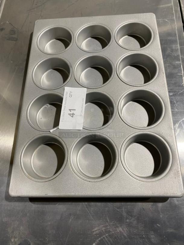 Commercial Non-Stick 12 Count Muffin/Cupcake Pan! - Image 1 of 2