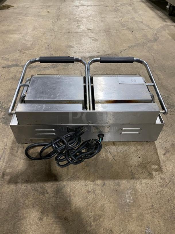 Avantco Commercial Stainless Steel Electric Powered Countertop Double Panini/Sandwich Press Grill! With Individual Thermostatic Controls! With Grooved Grates! Model: P82 SN: 03201023045! 120V! On Legs! - Image 3 of 9