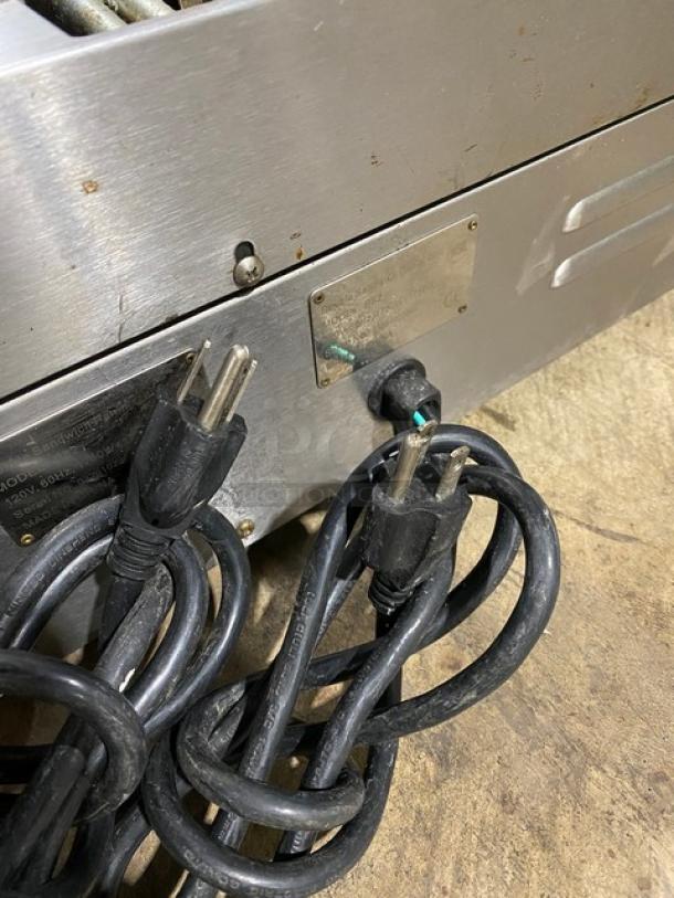 Avantco Commercial Stainless Steel Electric Powered Countertop Double Panini/Sandwich Press Grill! With Individual Thermostatic Controls! With Grooved Grates! Model: P82 SN: 03201023045! 120V! On Legs! - Image 7 of 9