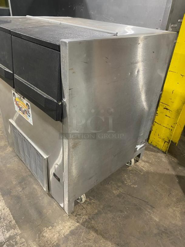 Delfield Commercial Stainless-Steel Self-Contained Air Curtain Beverage/Milk Cooler! With Double Lift-Open Top Hinged Lids! Model: NLFAC-8 SN: 0608036002029M! 115V 1 Phase! On Casters! - Image 2 of 10