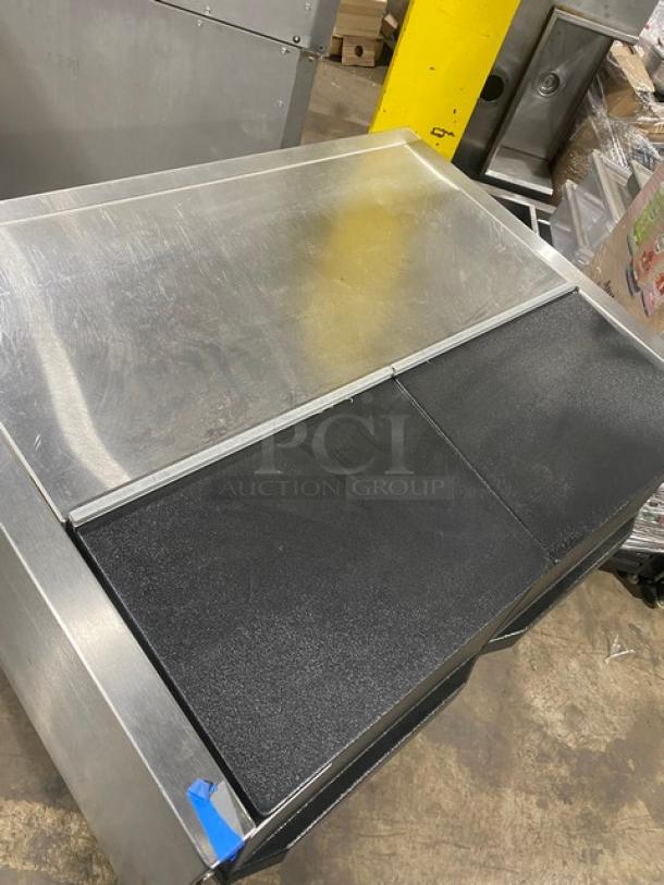 Delfield Commercial Stainless-Steel Self-Contained Air Curtain Beverage/Milk Cooler! With Double Lift-Open Top Hinged Lids! Model: NLFAC-8 SN: 0608036002029M! 115V 1 Phase! On Casters! - Image 10 of 10
