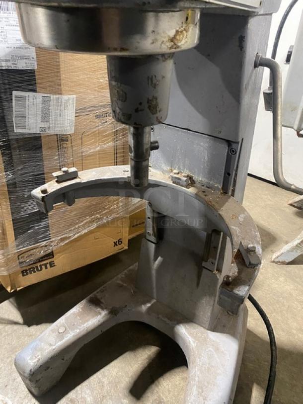 Hobart Commercial Heavy-Duty Floor Model 30 Qt. Planetary Mixer! Model: D-300 SN: 149083! 208V 1 Phase! - Image 6 of 9
