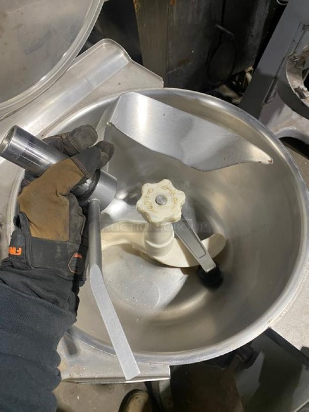 Hobart Commercial Heavy-Duty Floor Model 30 Qt. Cutter/Mincer Mixer! With Stainless Steel 90 Degree Tilting Bowl & Clear Lexan Cover! 200V 3 Phase! Model: HCM 300 SN: 31-1153-470! - Image 8 of 13