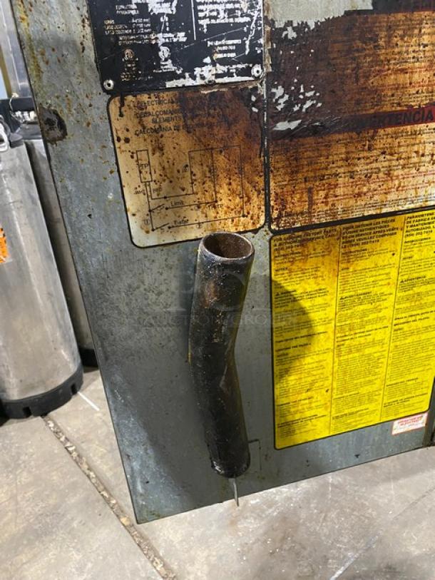 Commercial Stainless Steel Natural Gas Powered Deep Fat Fryer! With Back & Right-Side Splash! With Basket Hanger! With Frying Baskets! On Legs! - Image 8 of 11