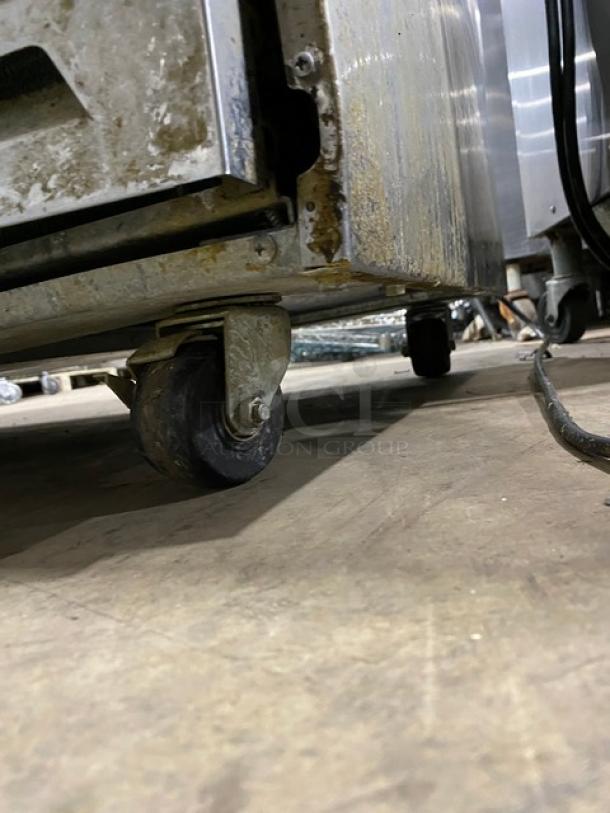 Beverage-Air Commercial Stainless Steel 4 Drawer Refrigerated Bain Marie Style Mega Top Pizza Prep Table! With Removable Cutting Board! Model: DPD72HC-4 SN: 14502009! 115V 1 Phase! On Casters! - Image 10 of 11