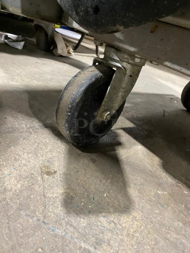 Delfield Commercial Stainless Steel 6 Drawer Refrigerated Bain Marie Style Mega Top Pizza Prep Table! With Removable Cutting Board! Model: 18672PTBMP SN: 2109820100067! 115V 1 Phase! On Casters! - Image 12 of 14