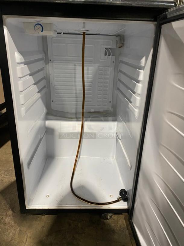 Galaxy Commercial Black Free Standing Single Door Kegerator/Beer Cooler! With Single Tap Tower! Model: 177KEGRTRSS! 115V! On Casters! - Image 5 of 11