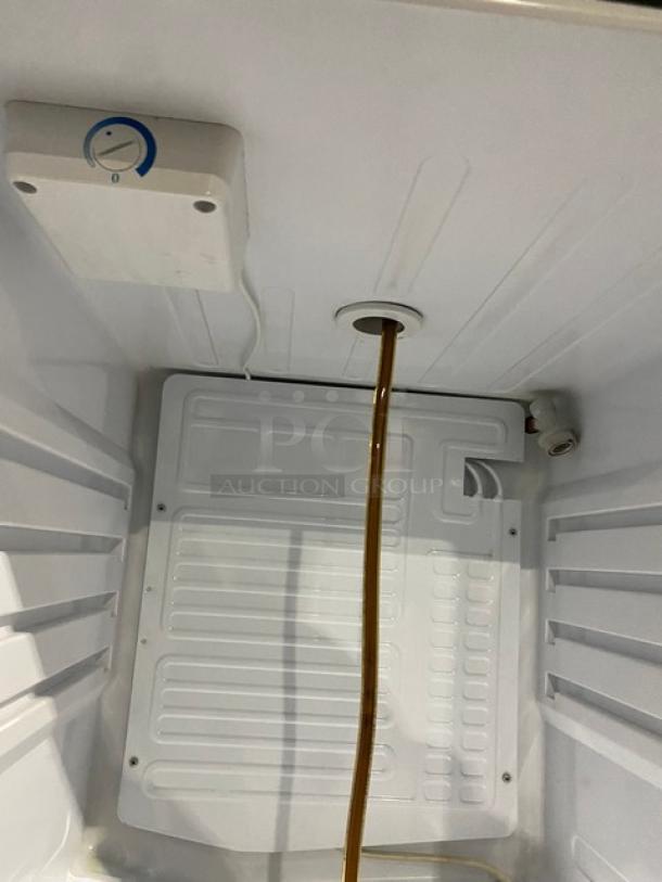 Galaxy Commercial Black Free Standing Single Door Kegerator/Beer Cooler! With Single Tap Tower! Model: 177KEGRTRSS! 115V! On Casters! - Image 6 of 11