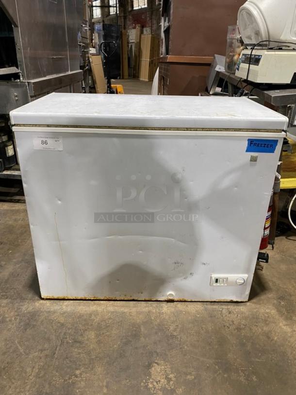 GE Appliances Commercial White Deep Chest Freezer! With Hinged Top Lid! Model: FCM7SUFWW SN: AA105789! 115V 1 Phase! - Image 1 of 10