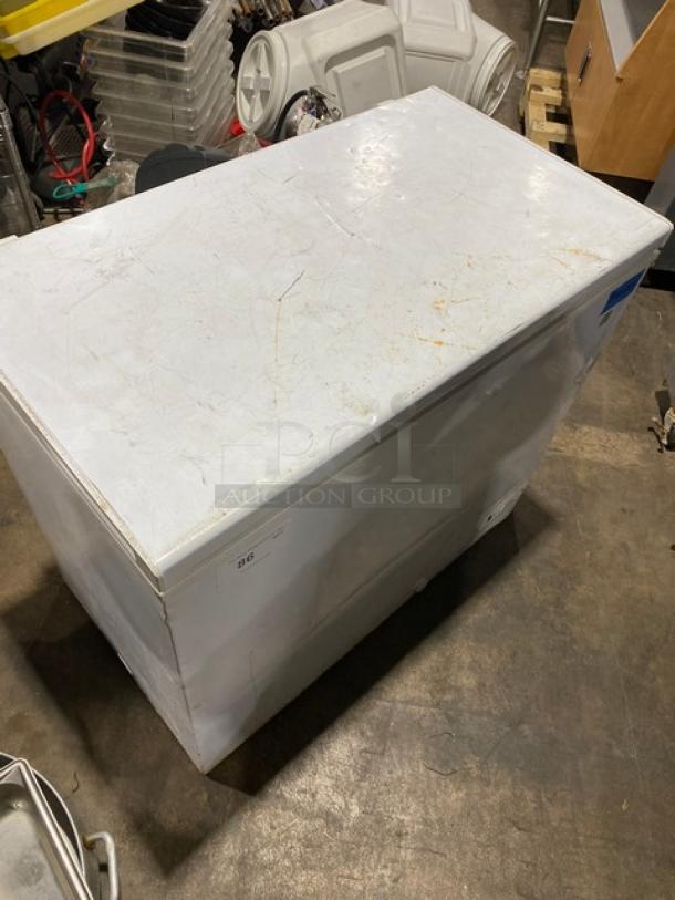 GE Appliances Commercial White Deep Chest Freezer! With Hinged Top Lid! Model: FCM7SUFWW SN: AA105789! 115V 1 Phase! - Image 10 of 10