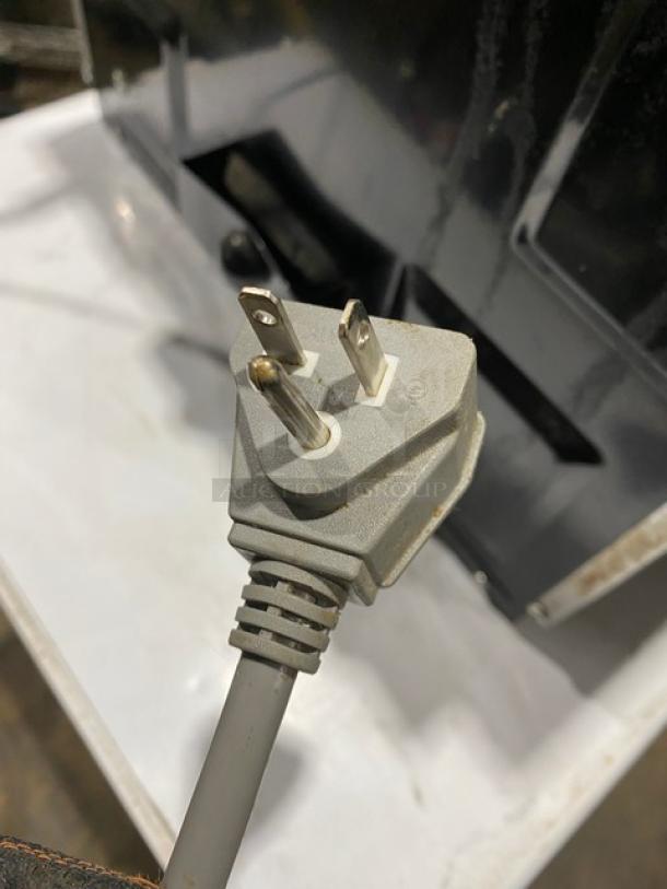 Solwave Commercial Stainless Steel Electric Powered Countertop Microwave Oven! Model: 180MWHD21 SN: 180901071! 208-230V 1 Phase! - Image 8 of 10