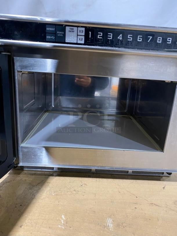 Solwave! 2020 Late Model! Commercial Stainless Steel Electric Powered Countertop Microwave Oven! Model: 180MWHD21 SN: 200601037! 208-230V 1 Phase! - Image 6 of 8