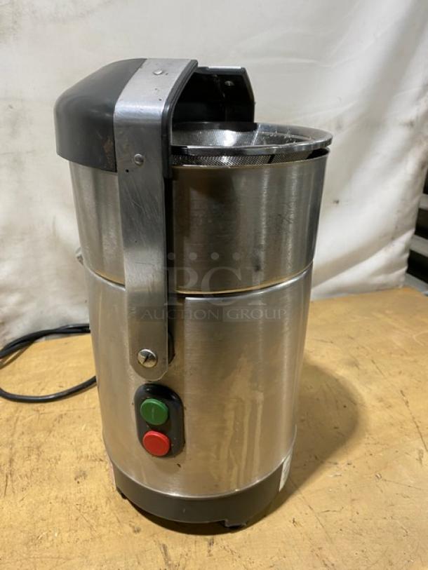 Robot Coupe Commercial Stainless Steel Countertop Automatic Juice Extractor/Centrifugal Juicer! Model: J100 Ultra SN: 7140206703L-11! 120V 1 Phase! - Image 4 of 9