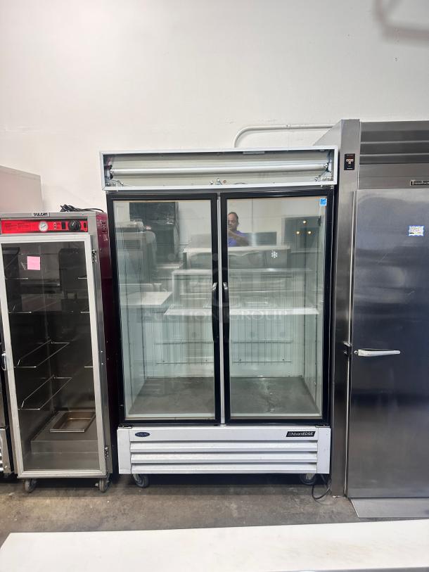 Excellent Nor-Lake NLGFP48-HG-B Two Glass Door Freezer 115volt Tested and Working! - Image 2 of 8