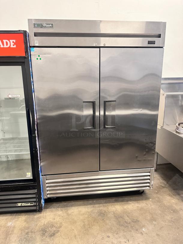 Late Model Excellent True T-49F-HC 54" Two Section Reach In Freezer 115volt Tested and Working! - Image 2 of 9