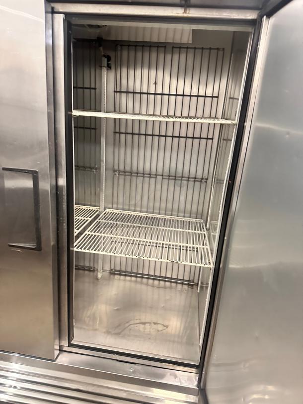 Late Model Excellent True T-49F-HC 54" Two Section Reach In Freezer 115volt Tested and Working! - Image 3 of 9