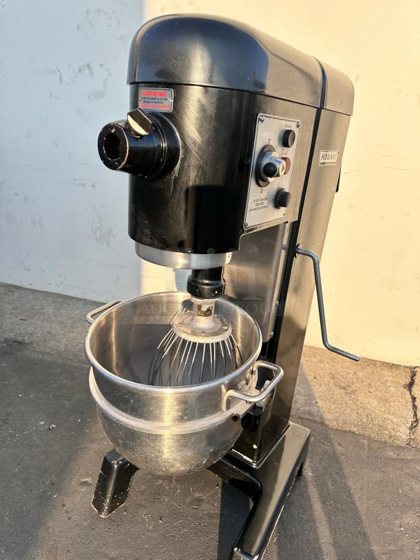 Excellent Hobart D330- 30 Quart Commercial 1-1/4HP, 208V, 1 Phase Dough Mixer Tested and Working! - Image 5 of 9