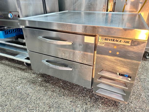 Late  Model Excellent Beverage-Air WTRCS36HC, 36" 2 Drawer Chef Base Refrigerator 115volt Tested and Working - Image 6 of 11