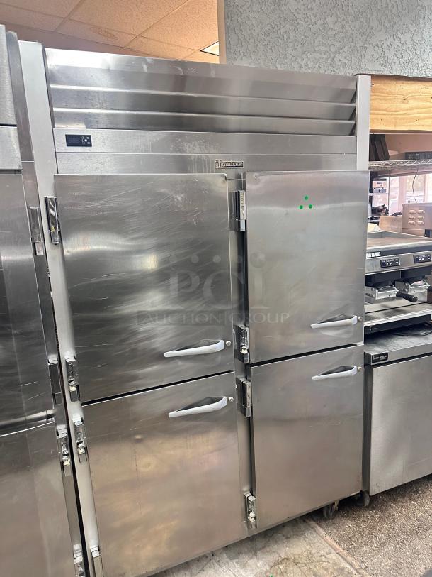 Excellent Traulsen G20003 52" Two Section Reach-In Refrigerator w/ 4 Solid Half-Doors 46 cu. ft. 115volt Tested and Working! - Image 1 of 8