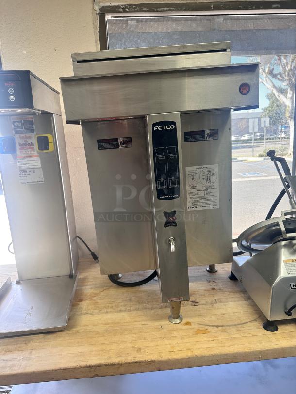 Excellent Fetco CBS-2052e Twin Dual Automatic Coffee Brewer Extractor 120/208V Tested and Working! - Image 2 of 6