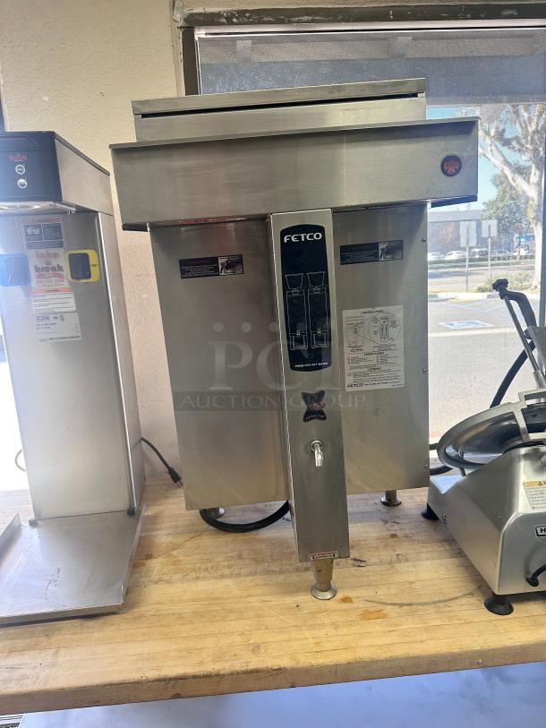Excellent Fetco CBS-2052e Twin Dual Automatic Coffee Brewer Extractor 120/208V Tested and Working! - Image 3 of 6