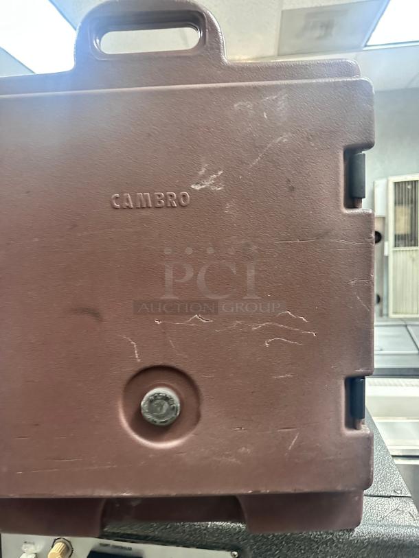 Clean Cambro 300MPC Front-Load Insulated Food Pan Carriers - Image 3 of 11