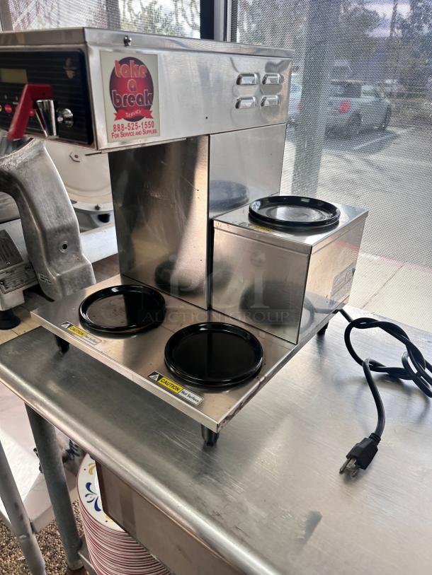 Excellent Curtis  12 Cup Coffee Brewer with 3 Lower Warmers on Right - 120V Tested and Working! - Image 2 of 7