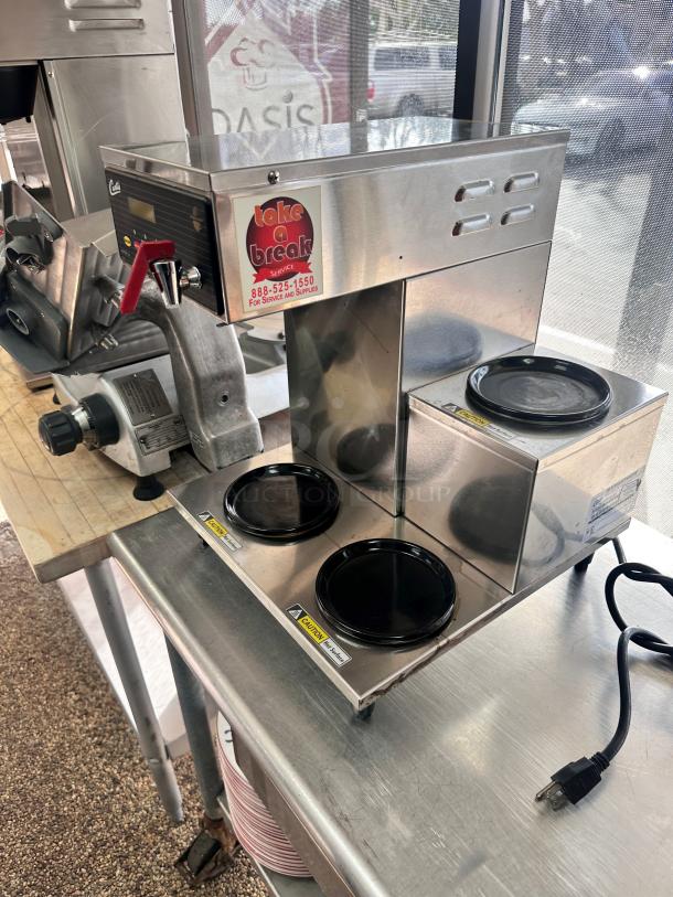 Excellent Curtis  12 Cup Coffee Brewer with 3 Lower Warmers on Right - 120V Tested and Working! - Image 4 of 7