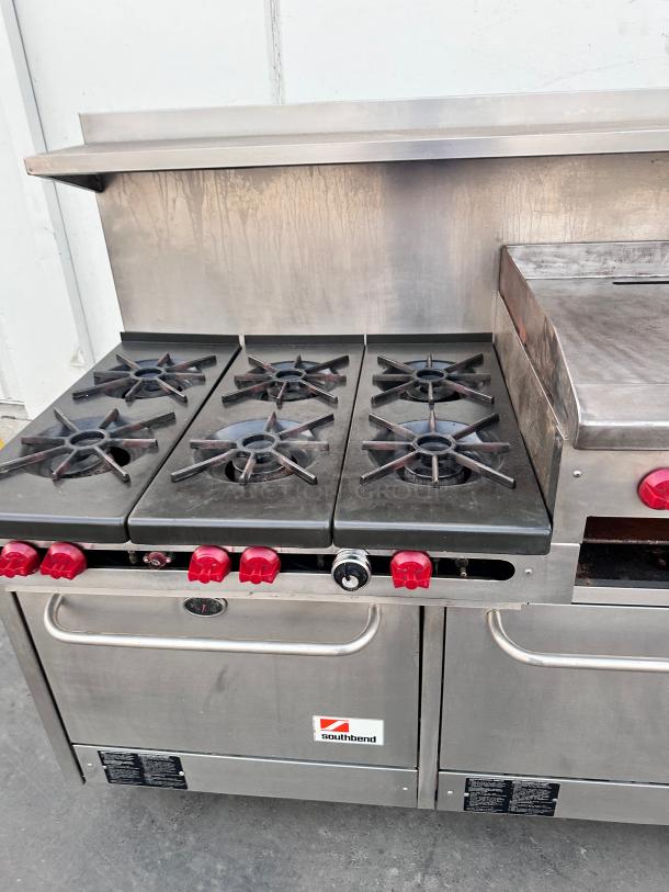 Excellent SouthBend Commercial 60"  Gas 6 Burner, 24" Griddle and Two Ovens Tested and Working! - Image 4 of 10