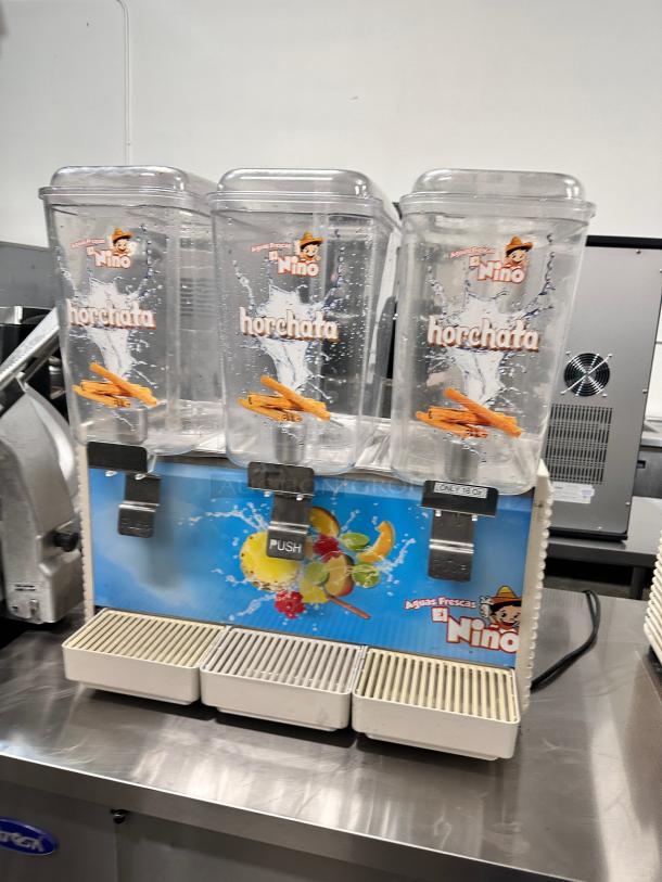 Late Model Excellent Crathco D35-4 Refrigerated Drink Dispenser w/ (3) 5 gal Bowls, Pre Mix, 115v Tested and Working! - Image 2 of 9