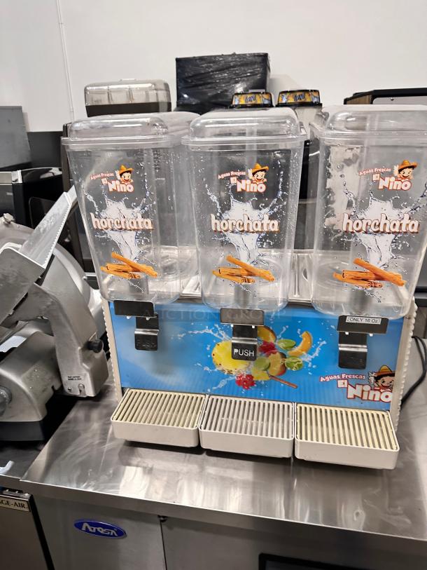 Late Model Excellent Crathco D35-4 Refrigerated Drink Dispenser w/ (3) 5 gal Bowls, Pre Mix, 115v Tested and Working! - Image 5 of 9