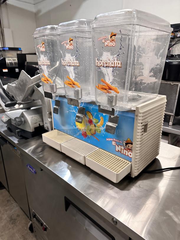 Late Model Excellent Crathco D35-4 Refrigerated Drink Dispenser w/ (3) 5 gal Bowls, Pre Mix, 115v Tested and Working! - Image 6 of 9