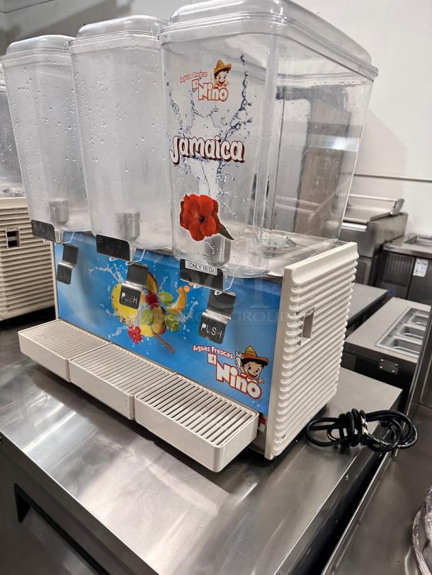 Late Model Excellent Crathco D35-4 Refrigerated Drink Dispenser w/ (3) 5 gal Bowls, Pre Mix, 115v Tested and Working! - Image 3 of 7