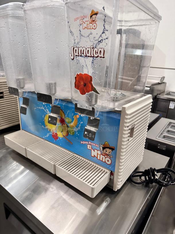 Late Model Excellent Crathco D35-4 Refrigerated Drink Dispenser w/ (3) 5 gal Bowls, Pre Mix, 115v Tested and Working! - Image 4 of 7