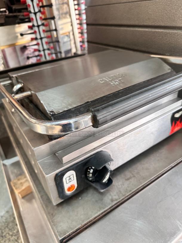Nice Vollrath PSG4-SG120 Panini Sandwich Grill Electric Single 115volt Tested and Working! - Image 5 of 11
