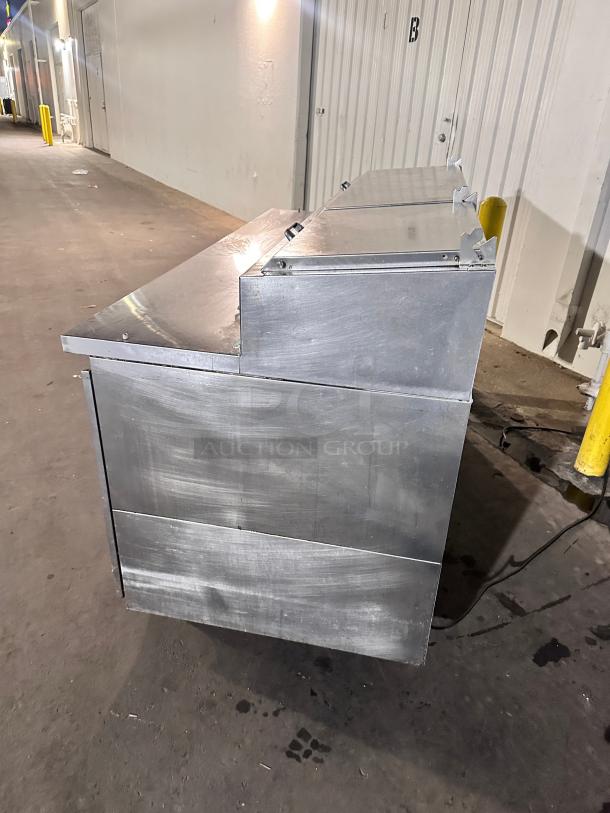 Late Model Excellent Beverage-Air DP67 67"  Pizza Prep Table w/ Refrigerated Base, 115v Tested and Working! - Image 10 of 10