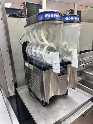 Bunn  Stainless Steel Double 3 Gallon Slushy Machine - 120V Tested and Working!