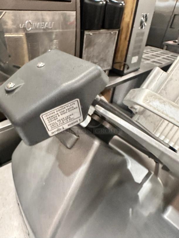 Excellent Hobart 13" Automatic Slicer with Removable Knife - 1/2 hp 115volt Tested and Working! - Image 11 of 12
