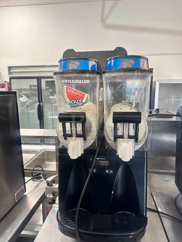 Clean Bunn ULTRA -2 16 3/5"  Frozen Drink Slushy Machine w/ (2) 3 gal Bowls - 120v Tested and Working! - Image 2 of 10