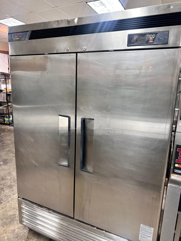 Excellent Turbo Air  54"  Super Deluxe Two Section Reach In Freezer, 115v Tested and Working! - Image 6 of 7
