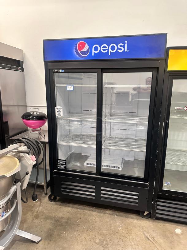 Wow QBD CD45-HC Sliding 2 Door Upright Pop Juice Fridge Cooler 115volt Tested and Working! - Image 2 of 8
