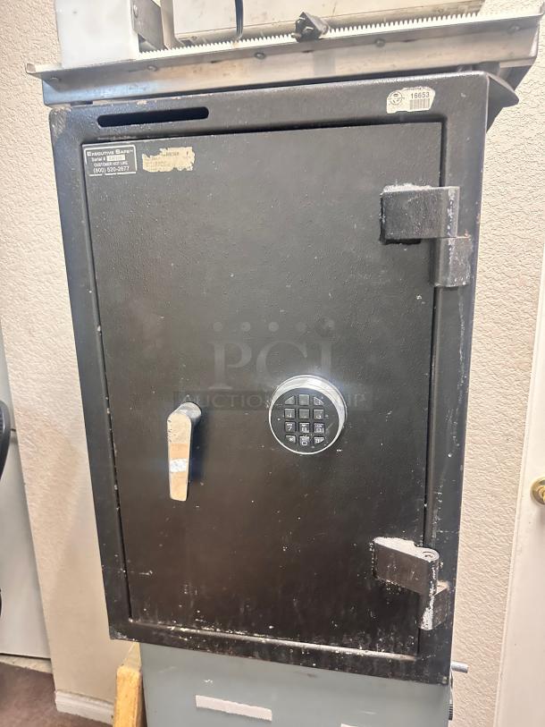 Restaurant Style Drop Safe No Combination - Image 3 of 7