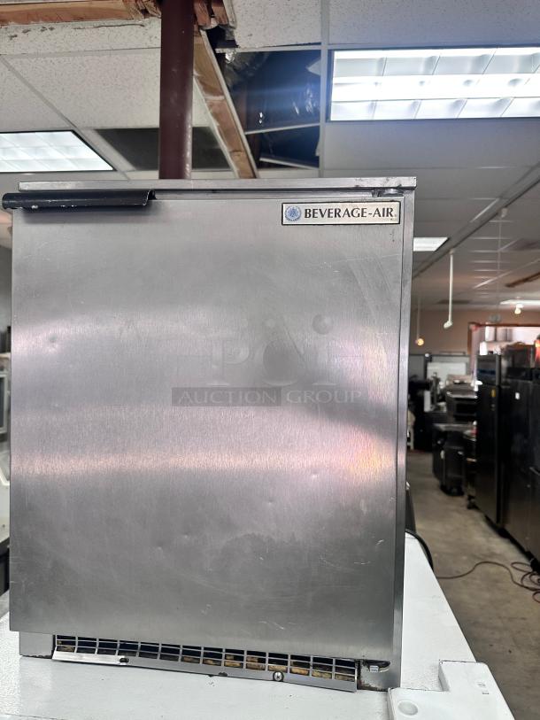 Excellent Beverage-Air  20"  Undercounter Refrigerator w/ (1) Sections & (1) Door, 115v Tested and Working! - Image 2 of 9